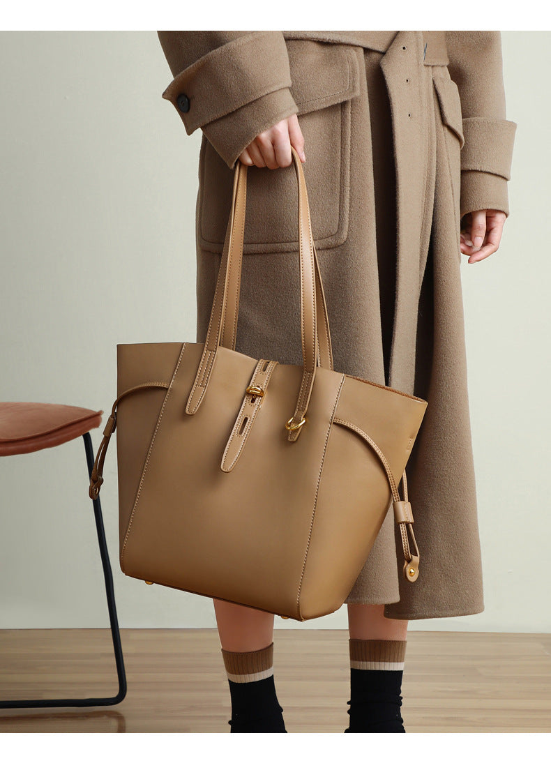 Durable & Soft Leather Shoulder Bag – Comfortable & Chic